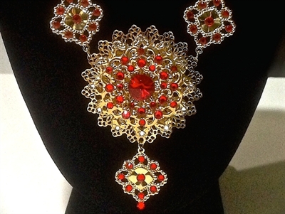 Picture of Swarovski necklace